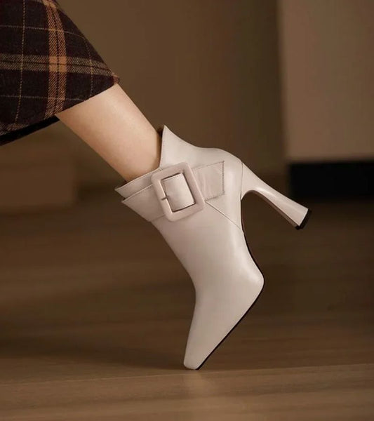 Claudine | Botines de tacón y hebilla oversized