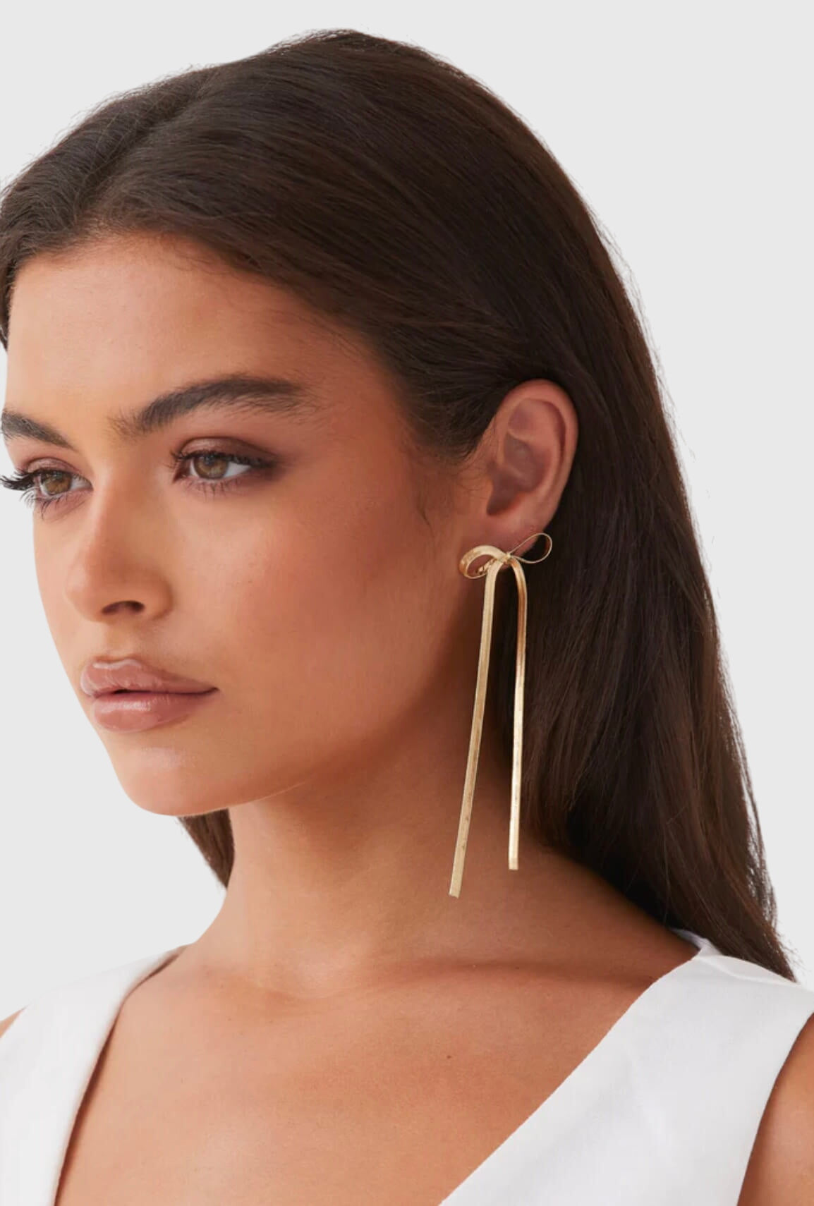 Chiara – Pendientes Lazo Dorado